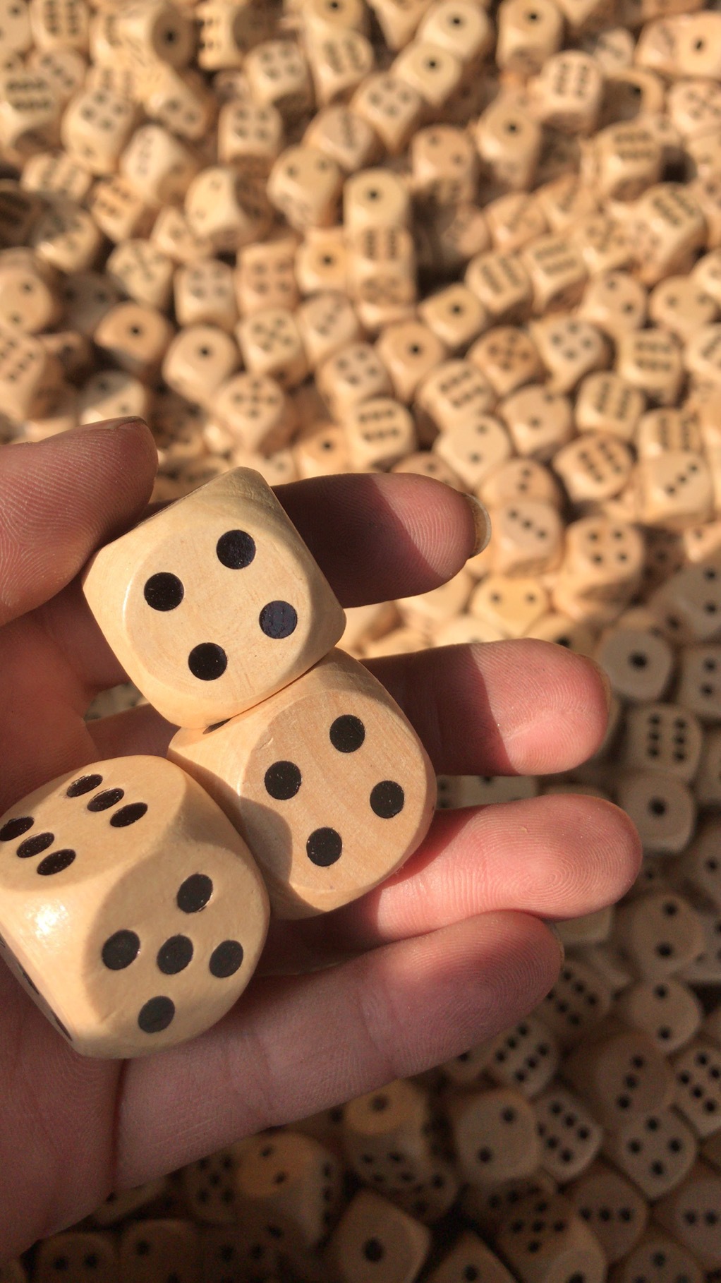 12PCS 16mm Wooden Dice Dots D6 - đánh giá và giá Party Games Gamecube
